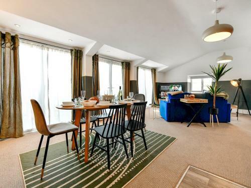 Pass The Keys Perfectly Located Stylish 2 Bed Home With Parking