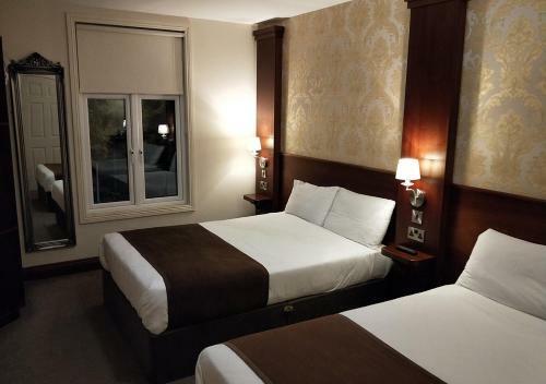 Bed & Breakfast Ewings Bar & Accommodation