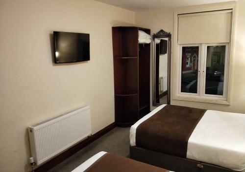 Bed & Breakfast Ewings Bar & Accommodation