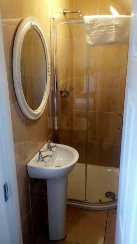 Bed & Breakfast Ewings Bar & Accommodation