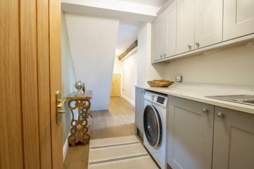 2 West End