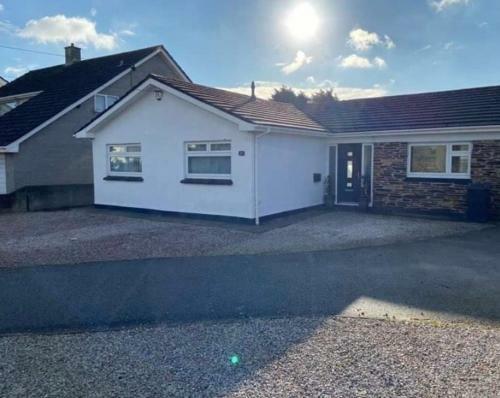 Luxury Bungalow With Hot Tub In Newquay Cornwall