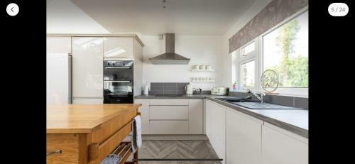 Luxury Bungalow With Hot Tub In Newquay Cornwall