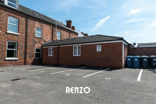 Stunning 2 Bed Apartment With Free Parking & Wifi