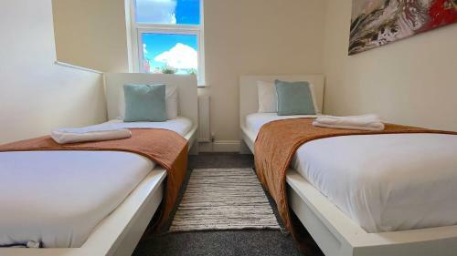 Cosy 2 Bedroom House In Prime Location!
