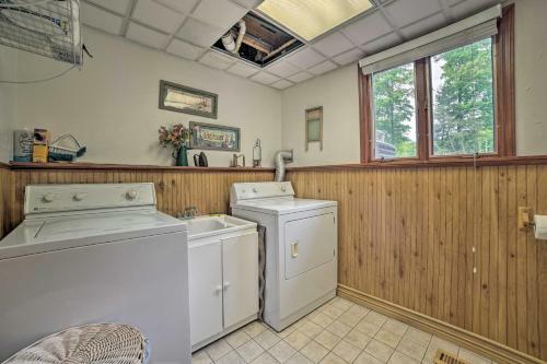 Mancelona Home With Deck, 8 Mi To Torch Lake!