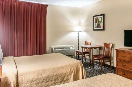 Hotel Quality Inn And Suites Livonia