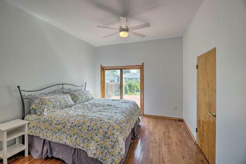 Bright Ludington Home 3 Blocks To The Beach!