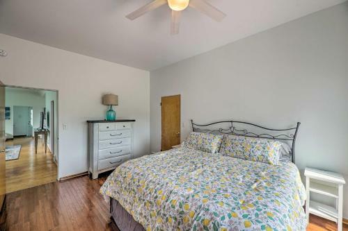Bright Ludington Home 3 Blocks To The Beach!