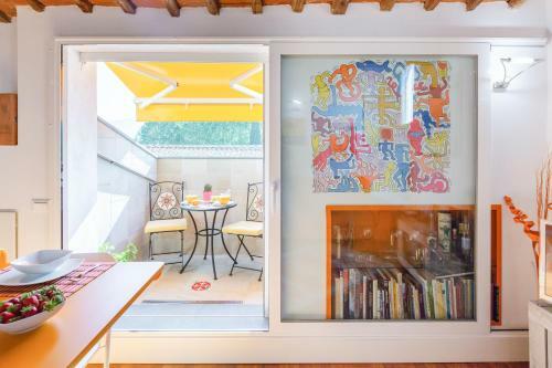 Piazza Dei Cavalieri Orange Attic Apartment
