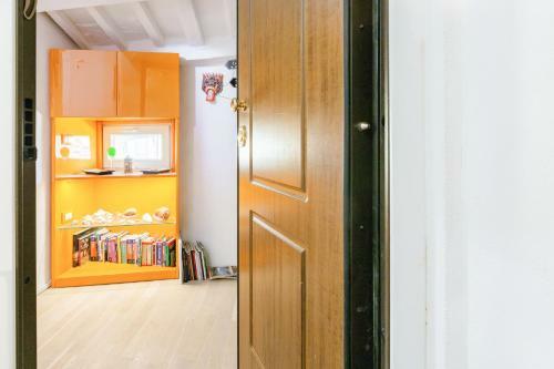 Piazza Dei Cavalieri Orange Attic Apartment