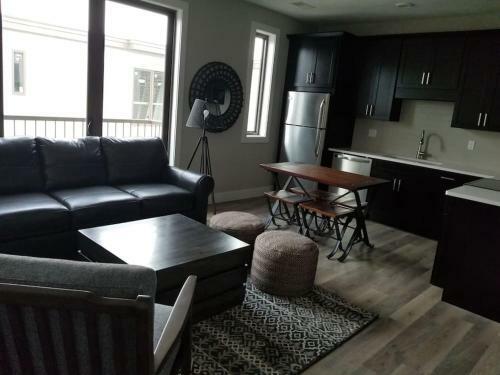 Trendy Downtown Condo-walk To It All Capri 315