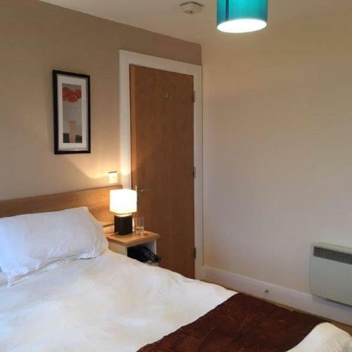 Bed & Breakfast The Connaught Inn