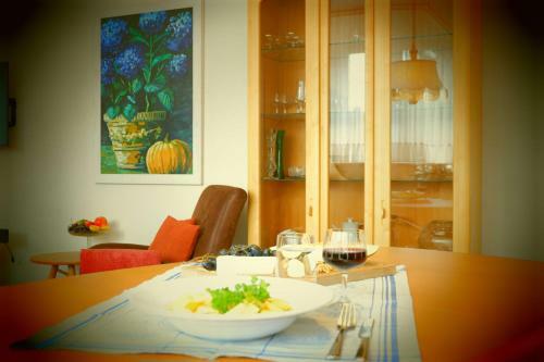 Apartamento Comfort Ferienwohnung Ostfriesengl�ck, 15151