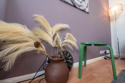 Cheerful 4 Bedrooms Home 8 Mn To Train Station