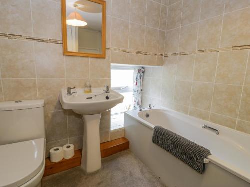 6 Glyn Terrace