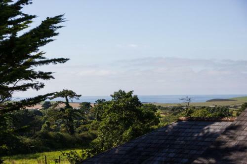400 Year Old Quirky Cornish Cottage, In Bude, Poughill.