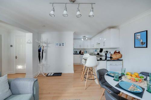 Apartamento Cosy, Nautical 2 Bed, 5 Mins Stroll To Seafront