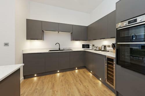 The Courthouse. 3 Bedroom, Brand New Apartment