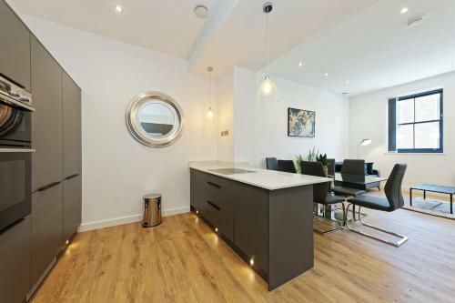 The Courthouse. 3 Bedroom, Brand New Apartment