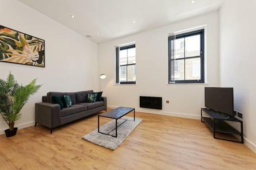 The Courthouse. 3 Bedroom, Brand New Apartment