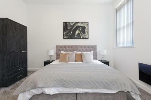The Courthouse. 3 Bedroom, Brand New Apartment