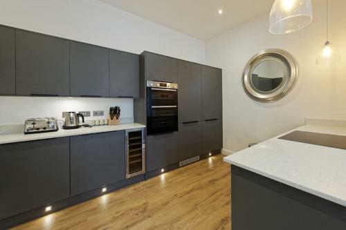 The Courthouse. 3 Bedroom, Brand New Apartment
