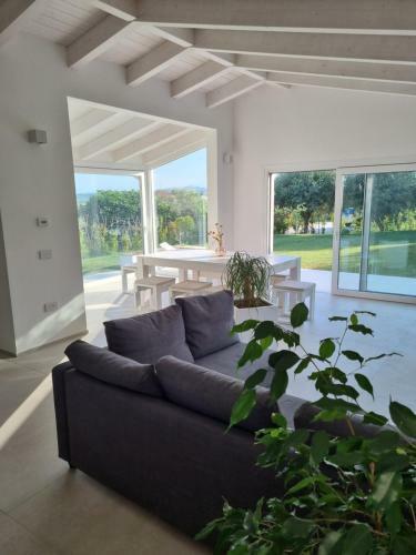 Villa White House