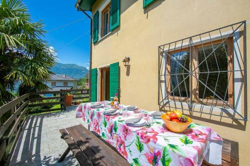 Cherry Tree House Pet & Child Friendly - Happy Rentals