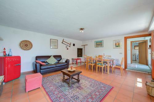 Cherry Tree House Pet & Child Friendly - Happy Rentals