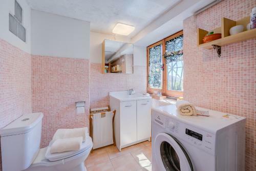 Cherry Tree House Pet & Child Friendly - Happy Rentals