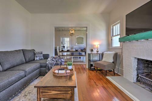 Historic Gulfport Bungalow Walk To Beaches!