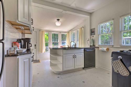 Historic Gulfport Bungalow Walk To Beaches!
