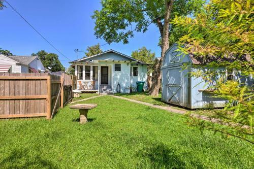 Historic Gulfport Bungalow Walk To Beaches!