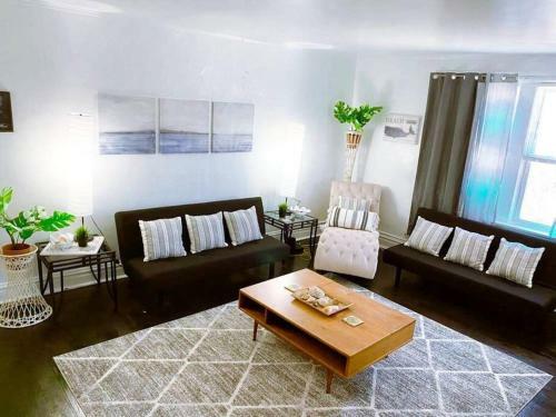 Apartamento (49.1e) Garden Style Studio @ Forest Park & City!