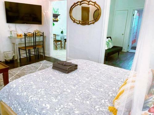 Apartamento (49.1e) Garden Style Studio @ Forest Park & City!