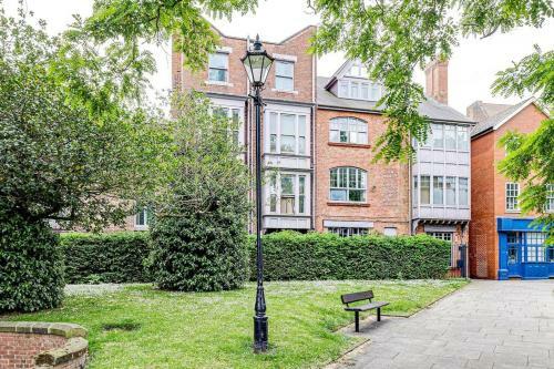 Lovely 1-bedroom Apartment In Rotherham