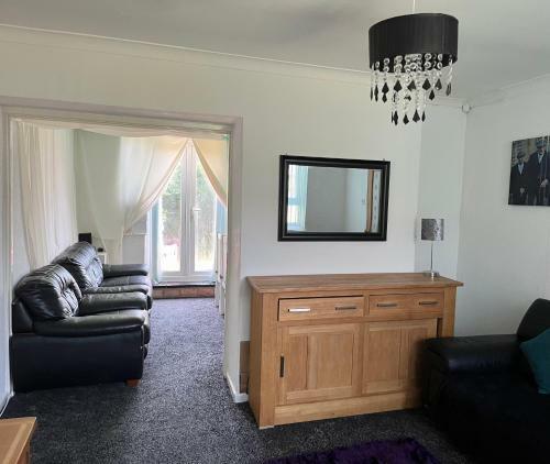 Immaculate 3-bed House In Rotherham