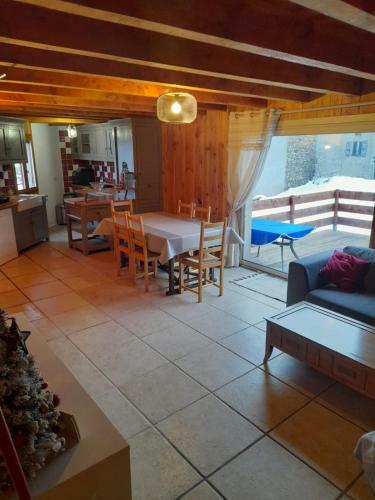 Maison de Montagne Dans Charmant Village Du Capcir