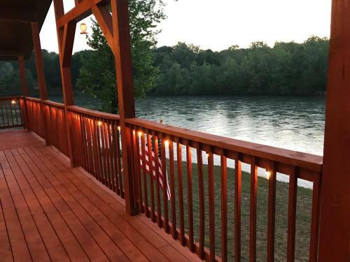 Godsy River Cabin