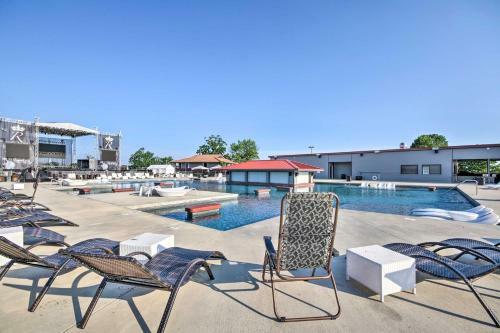 Apartamento Stylish Ozarks Getaway With Resort Amenities!