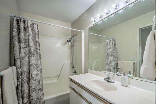 Apartamento Holiday Hills Condo With Balcony And Pool Access