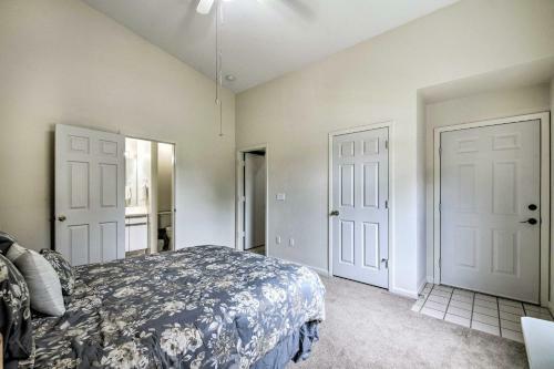 Apartamento Holiday Hills Condo With Balcony And Pool Access
