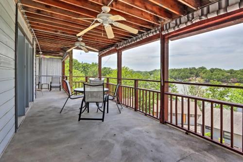 Apartamento Lakefront Osage Beach Condo With Shared Pool!