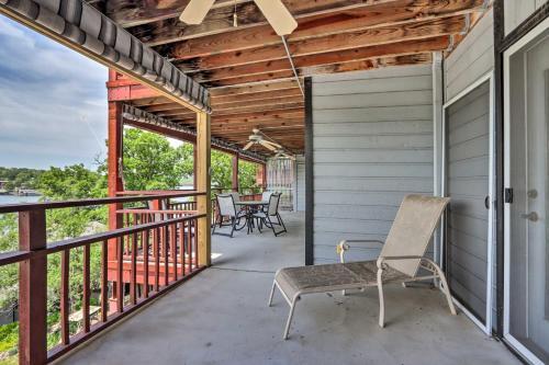 Apartamento Lakefront Osage Beach Condo With Shared Pool!