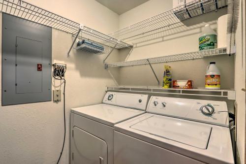 Apartamento Lakefront Osage Beach Condo With Shared Pool!
