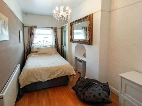 Mirror Apartment
