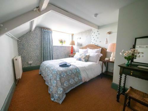 Historic Country Cottage: Spa Facilities & Catering