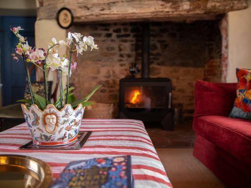 Historic Country Cottage: Spa Facilities & Catering