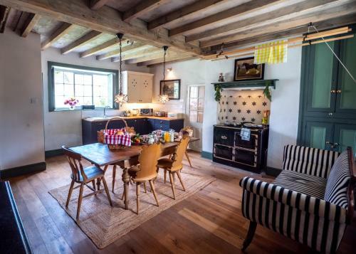 Historic Country Cottage: Spa Facilities & Catering